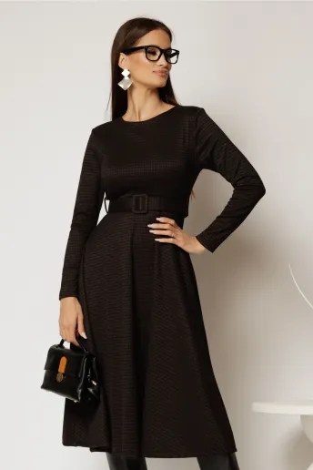 Rochie midi de zi din tricot in carouri maro
