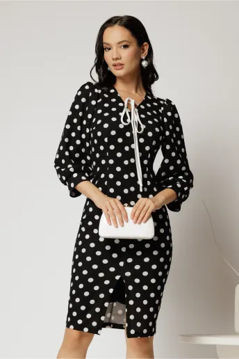 Rochie neagra cu buline cu snur la guler si maneci usor bufante