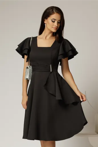 Rochie scurta neagra cu maneci scurte evazate si aplicatie pe talie
