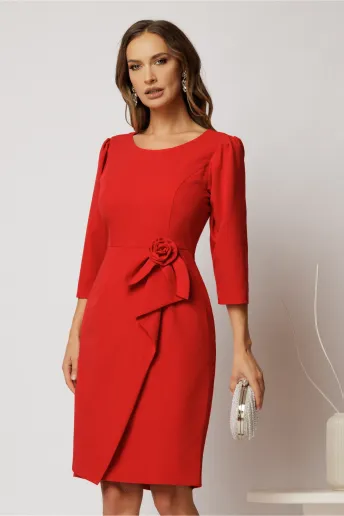 Rochie scurta rosie din stofa cu croi conic si detaliu floral