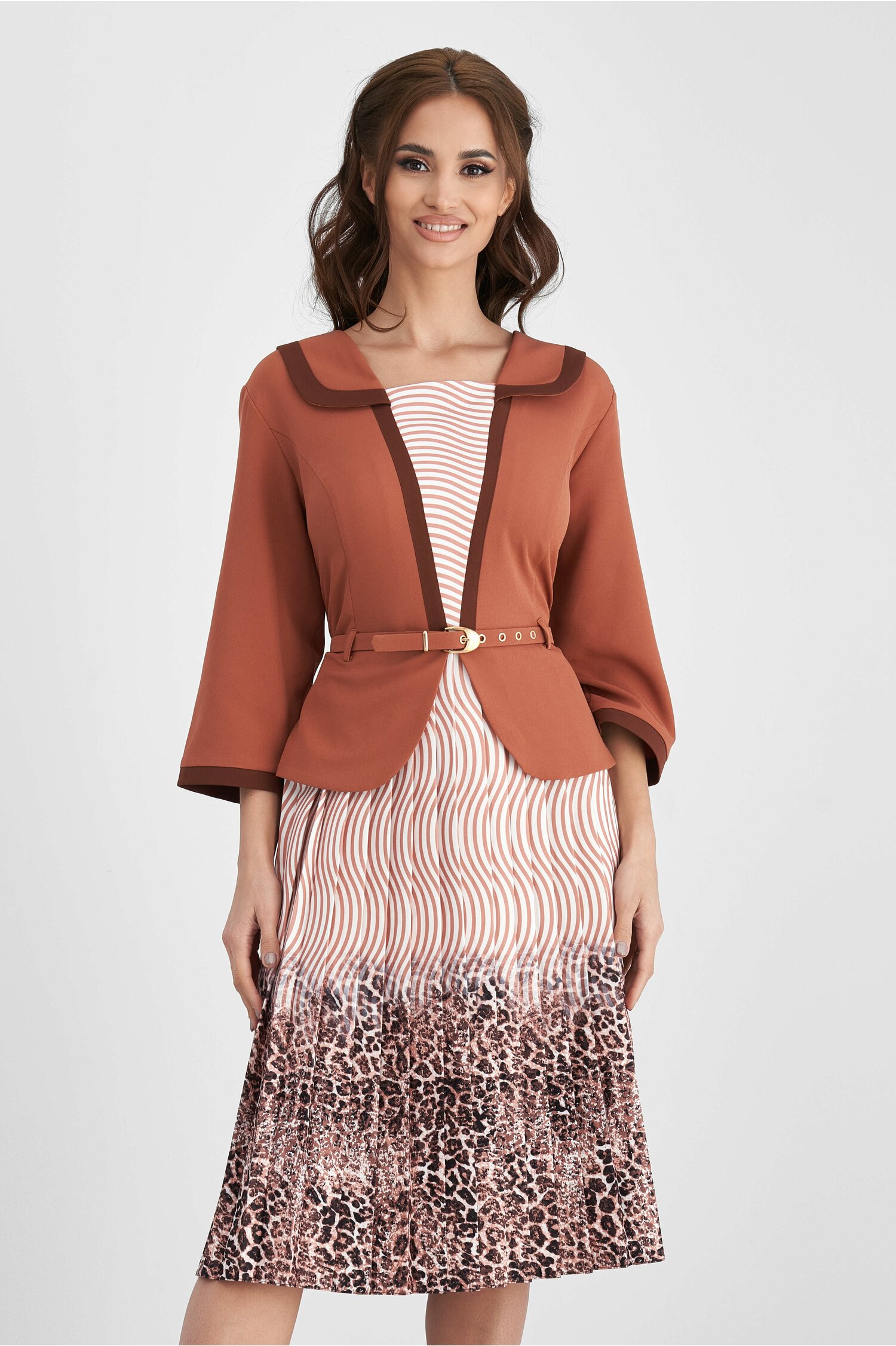 Rochie cosmina maro tip compleu cu imprimeu dungi