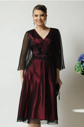 Rochie de ocazie din voal magenta cu broderie pe bust