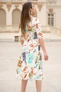 Rochie din stofa ivory midi de zi cu imprimeuri florale turcoaz si decolteu