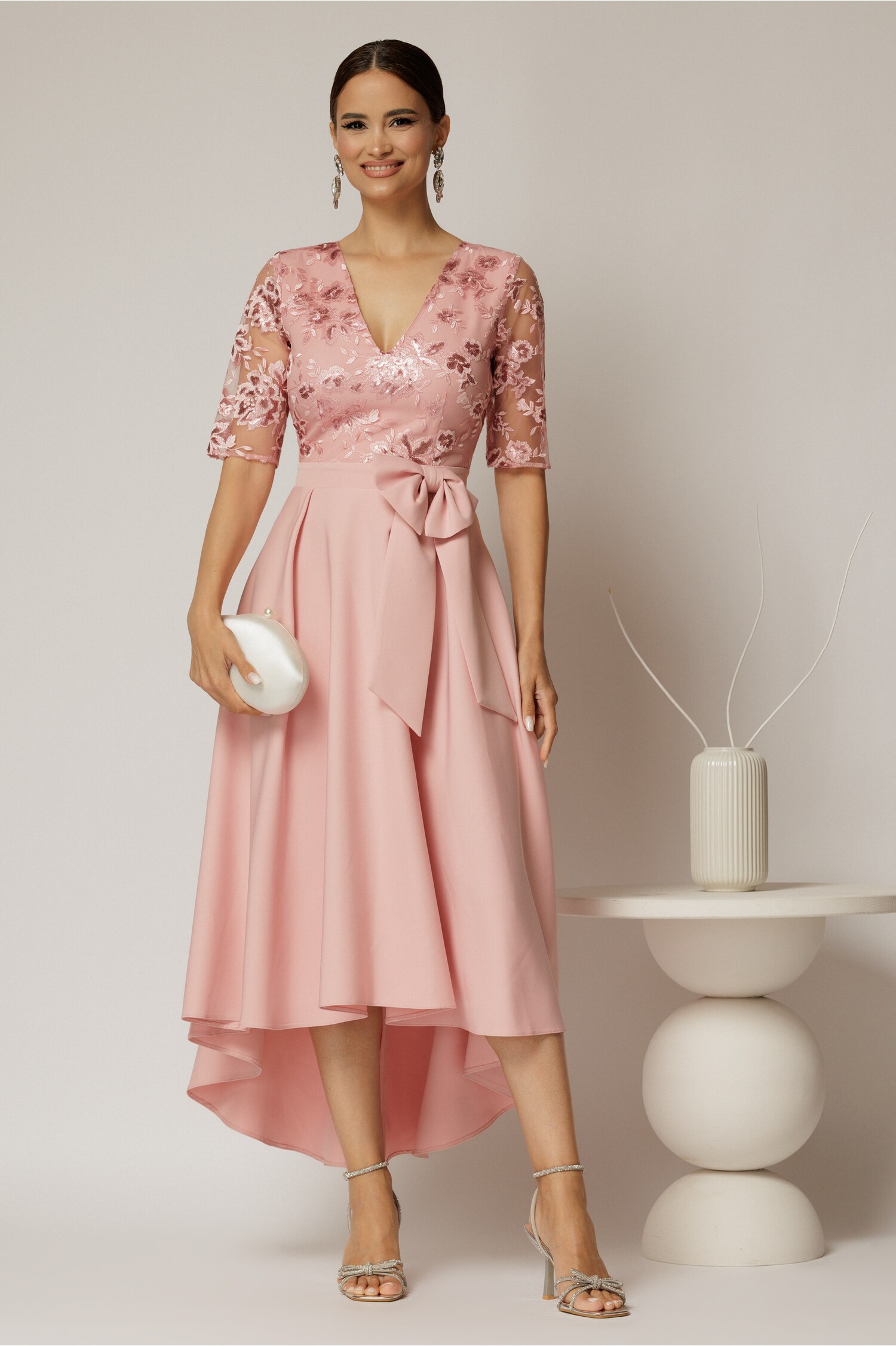 Rochie DY Fashion asimetrica roz cu dantela cu paiete la bust si funda ampla