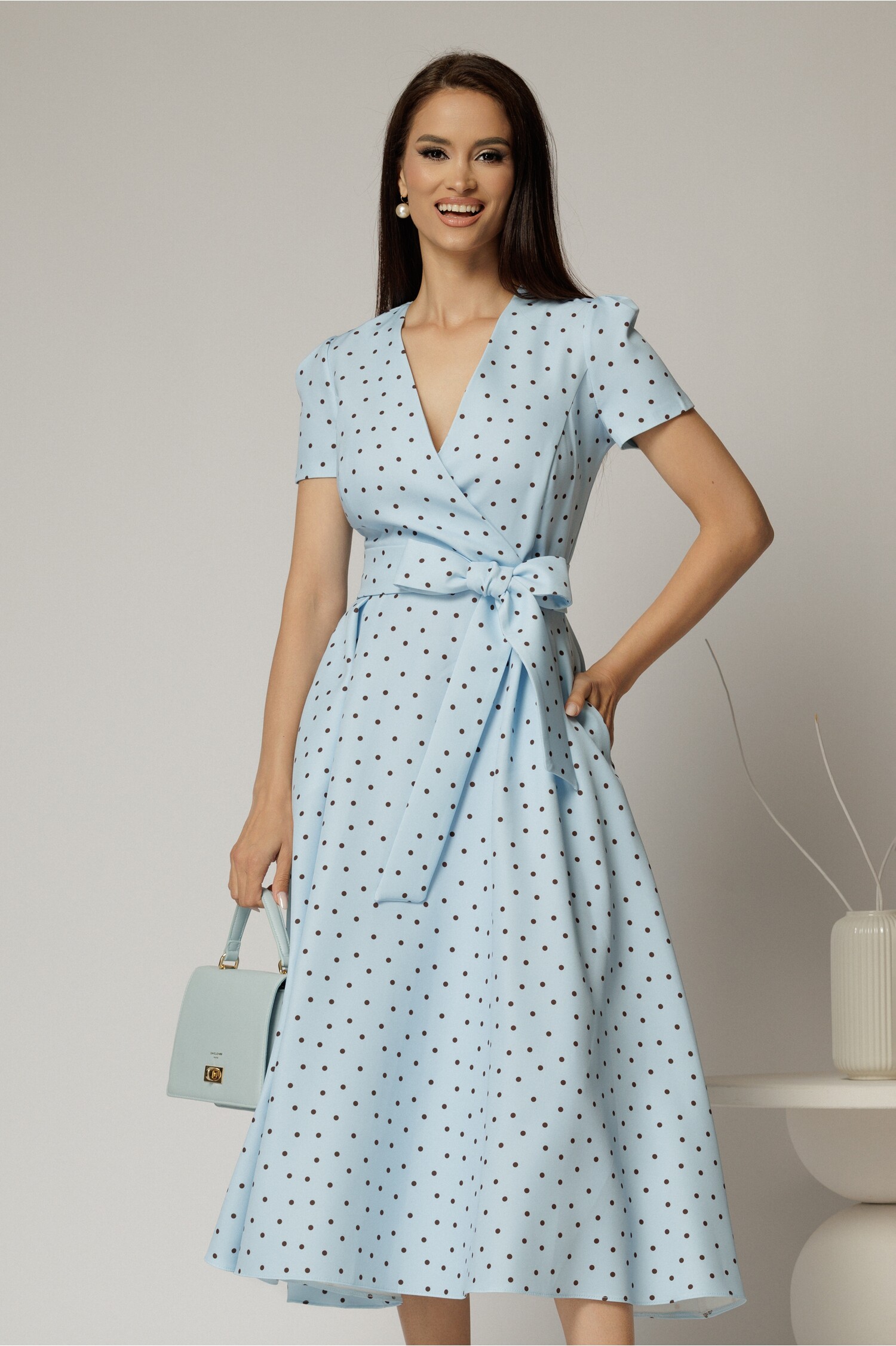 Rochie DY Fashion bleu cu buline cu decolteu petrecut si cordon in talie