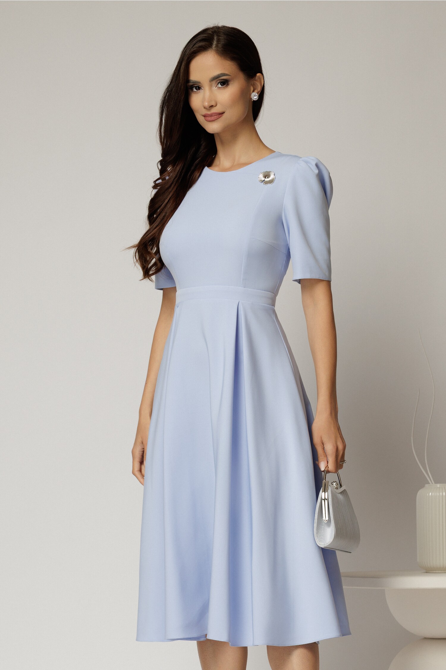 Rochie DY Fashion bleu midi cu pliuri pe fusta si design cu detaliu la bust