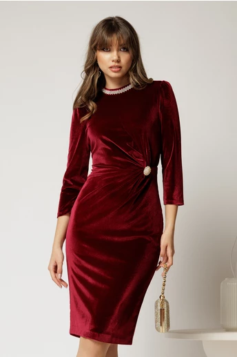 Rochie DY Fashion bordo din catifea cu perle la guler si brosa eleganta