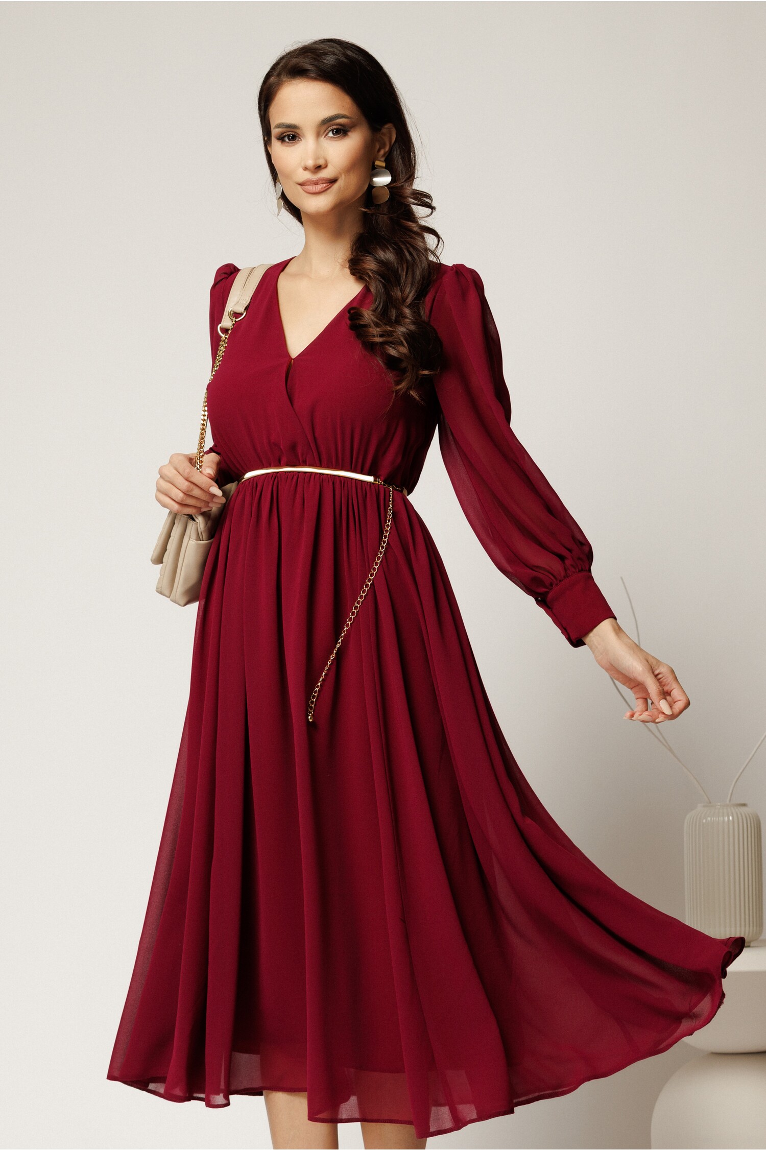 Rochie DY Fashion bordo din voal cu decolteu petrecut si curea in taIie Rochie DY Fashion bordo din voal cu decolteu petrecut si curea in taIie