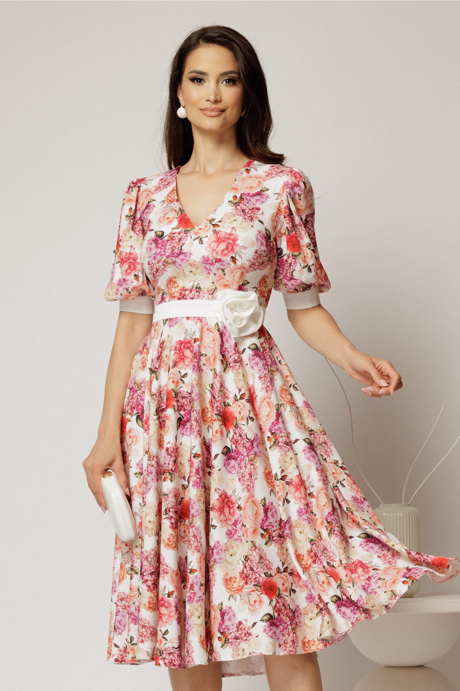 Rochie DY Fashion cu imprimeu floral corai si floare in talie