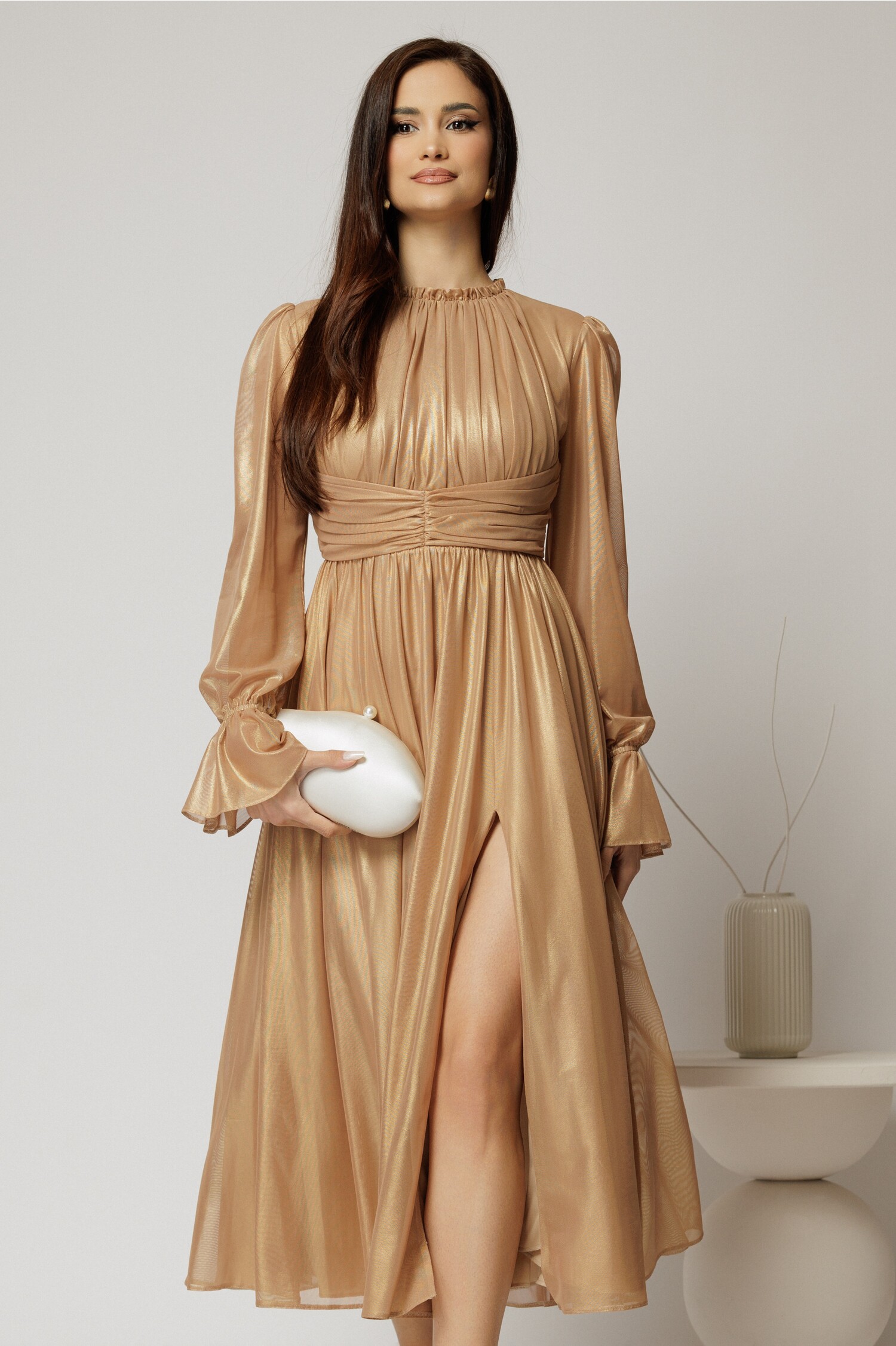 Rochie DY Fashion de ocazie aurie din tull cu guler incretit