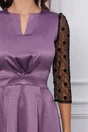 Rochie Dy Fashion lila din satin cu buline catifelate pe maneci