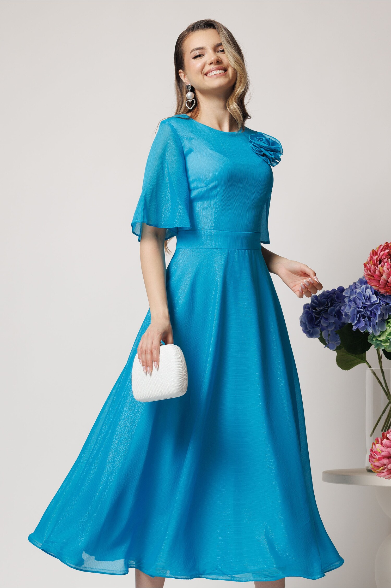 Rochie DY Fashion lunga albastra din voal in clos cu accesoriu la bust