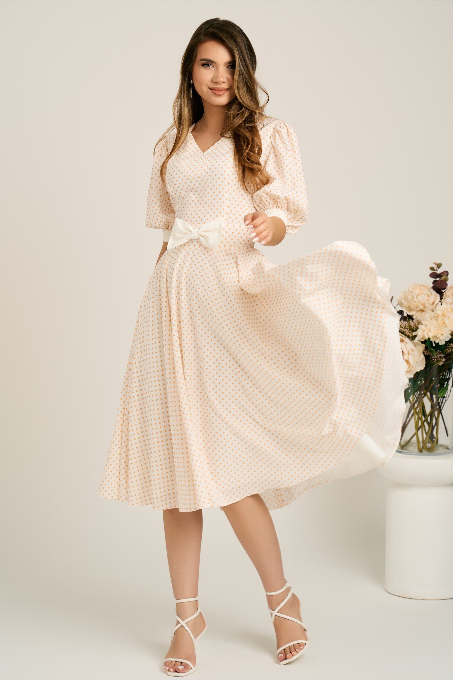 Rochie DY Fashion midi alb in clos cu buline galbene si funda in talie