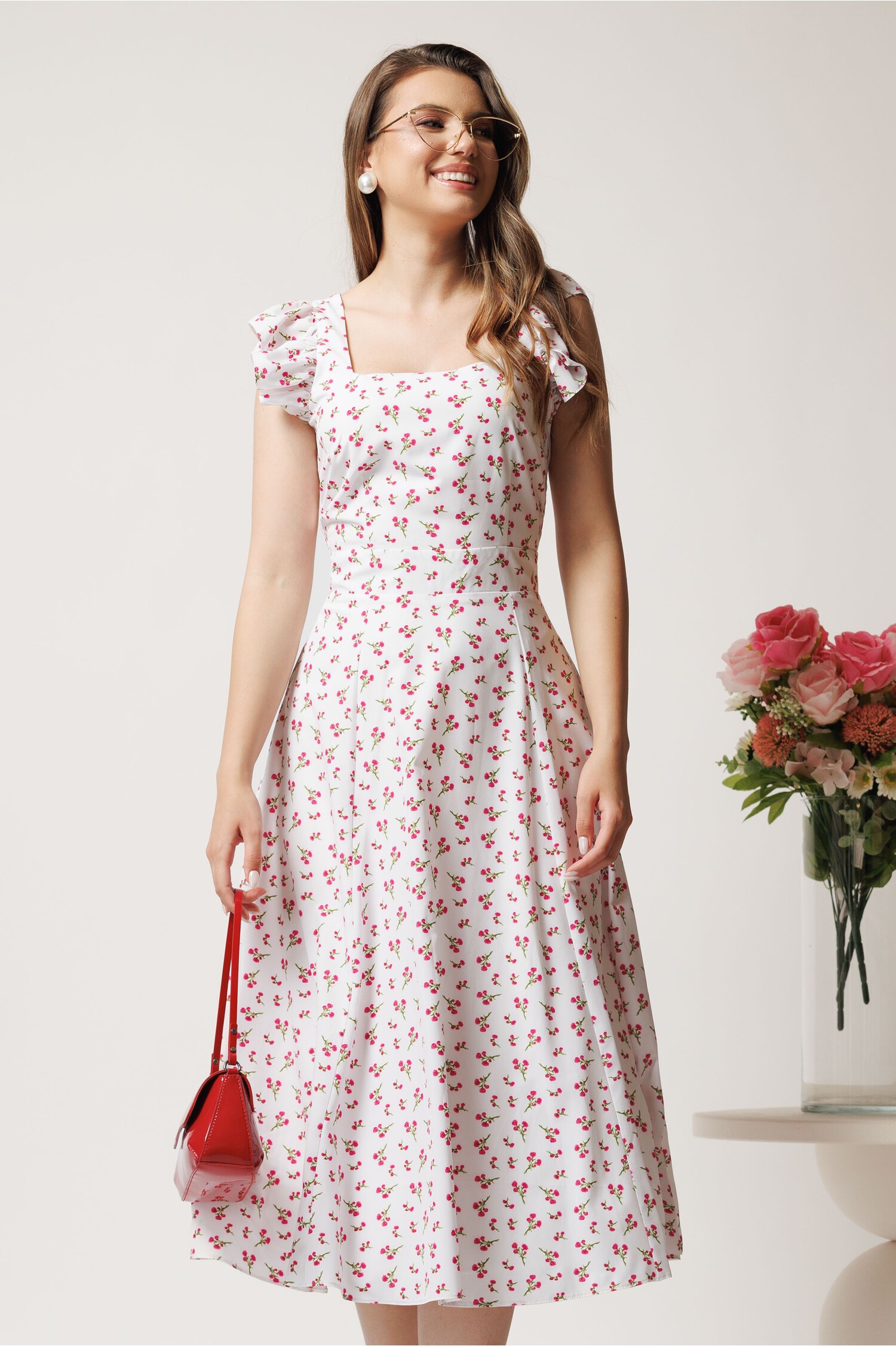 Rochie DY Fashion midi alba in clos cu floricele fucsia si volane la maneci