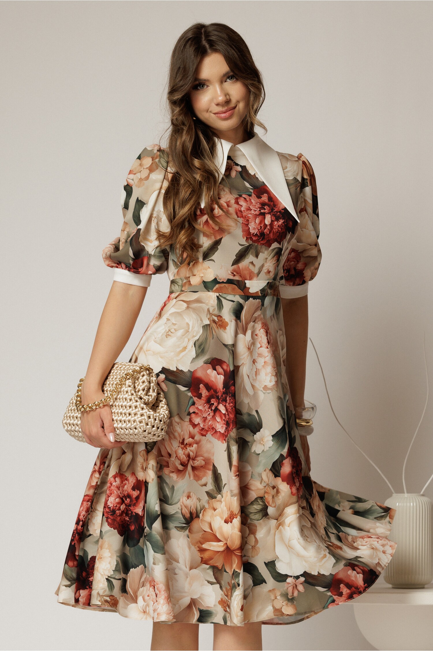 Rochie DY Fashion midi imprimeu floral rosu cu guler ascutit si maneci bufante