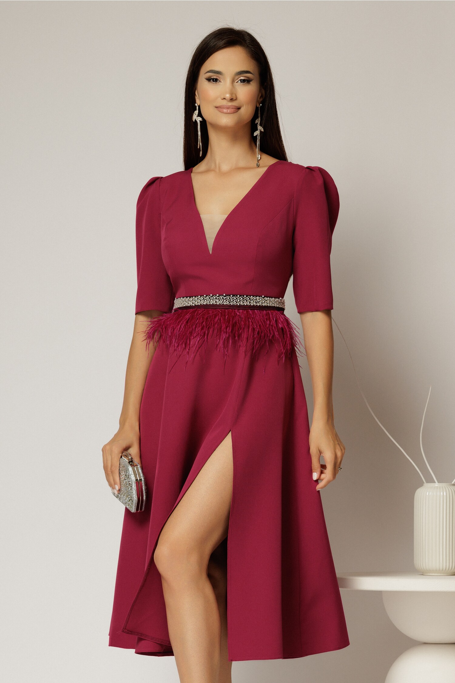 Rochie DY Fashion midi magenta cu cordon cu pene si perle in talie