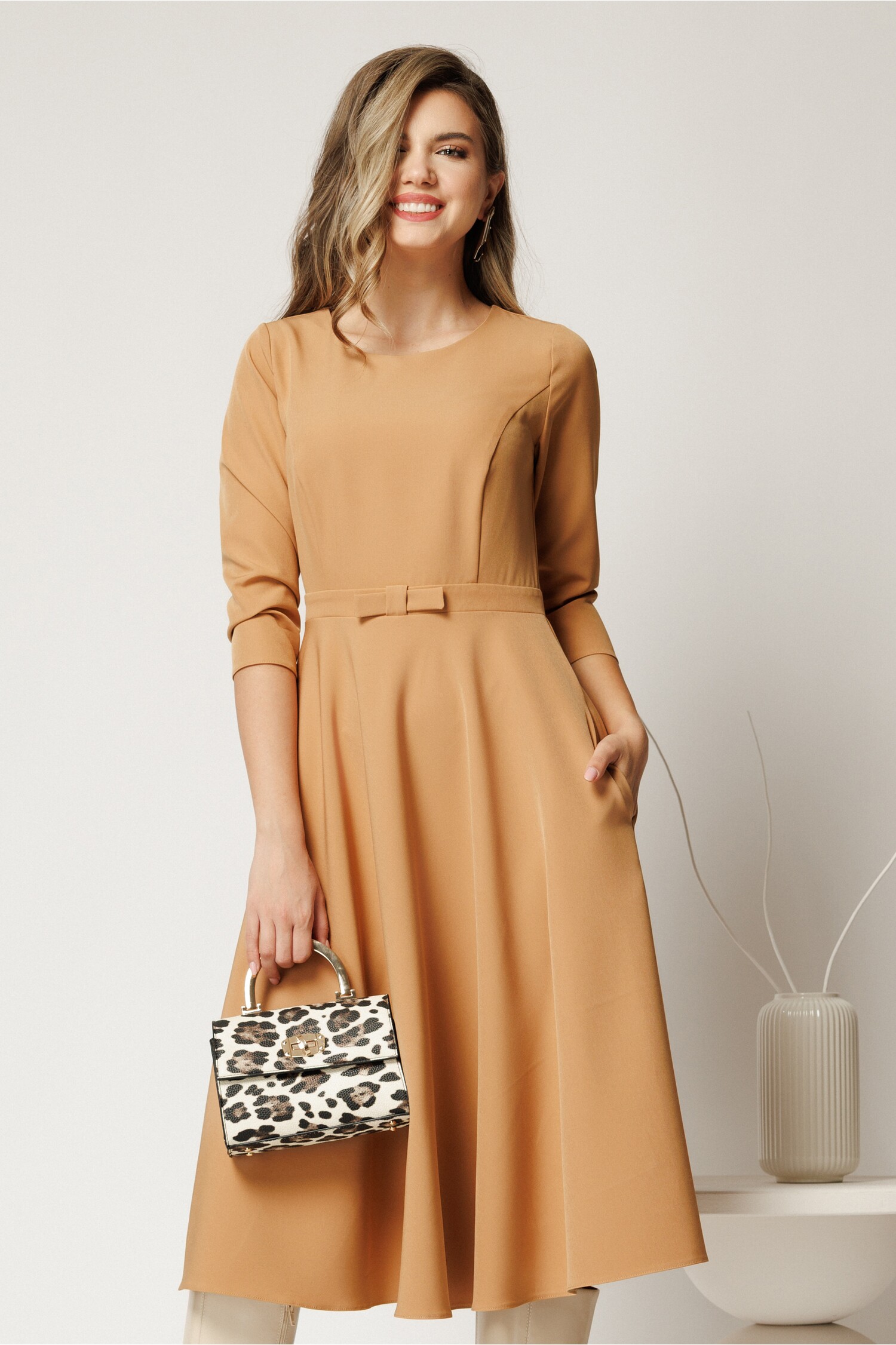 Rochie DY Fashion midi office camel din stofa