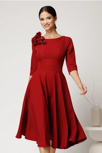 Rochie DY Fashion midi rosie din stofa in clos cu floare la bust