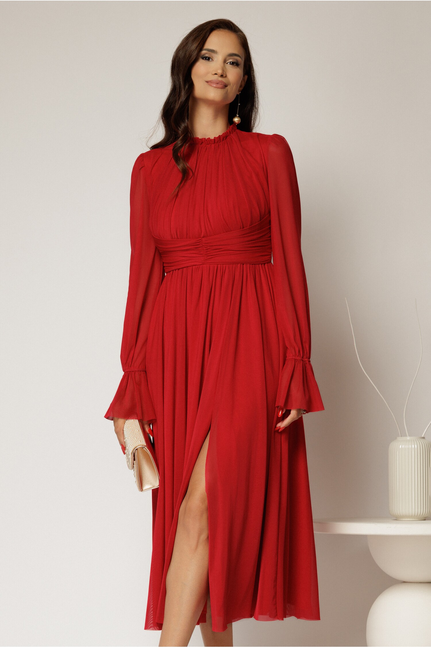 Rochie DY Fashion midi rosu inchis din tulle fin in clos cu crapatura pe picior