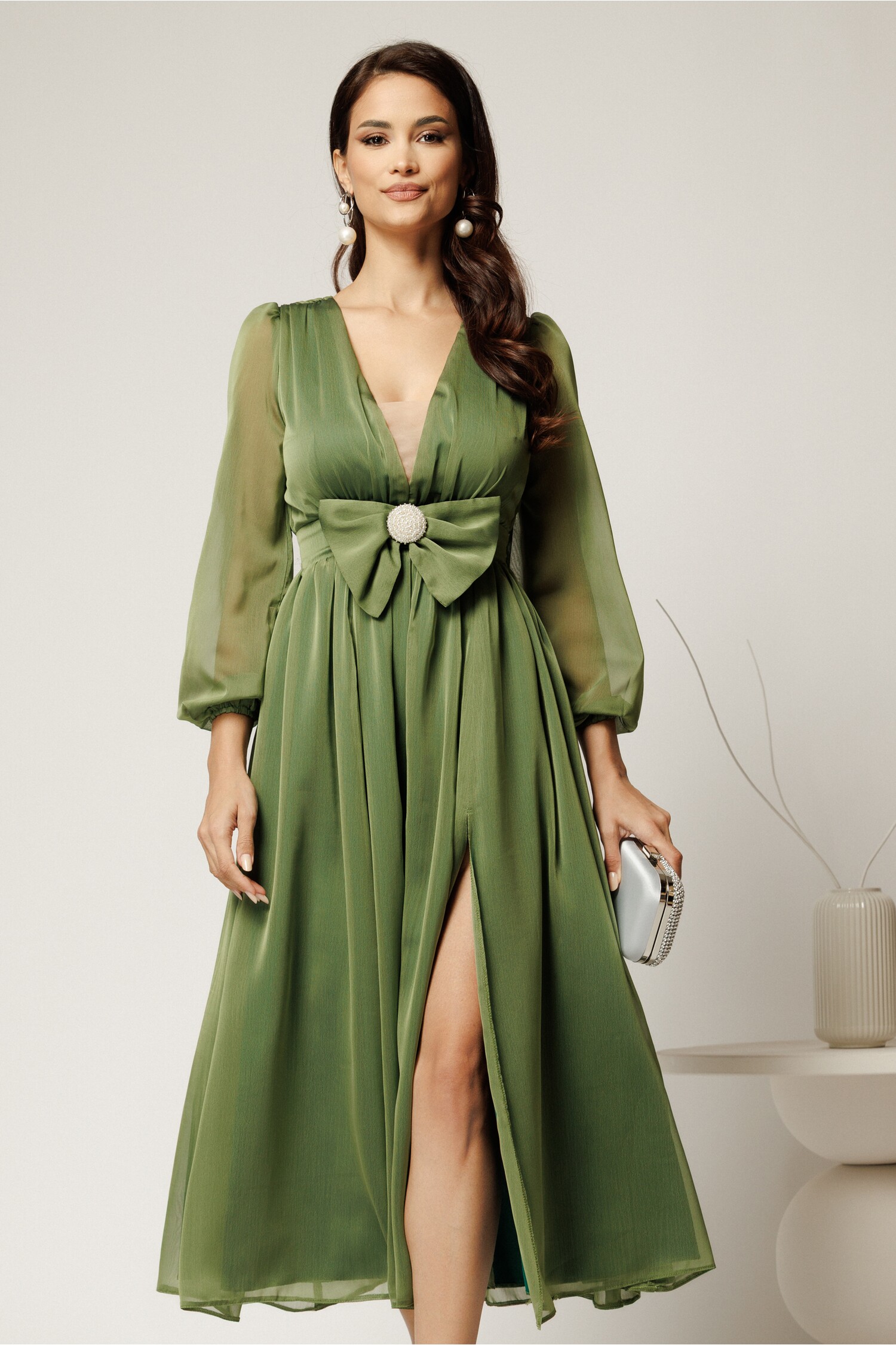 Rochie DY Fashion midi verde fistic din voal in clos cu funda maxi in talie Rochie DY Fashion midi verde fistic din voal in clos cu funda maxi in talie