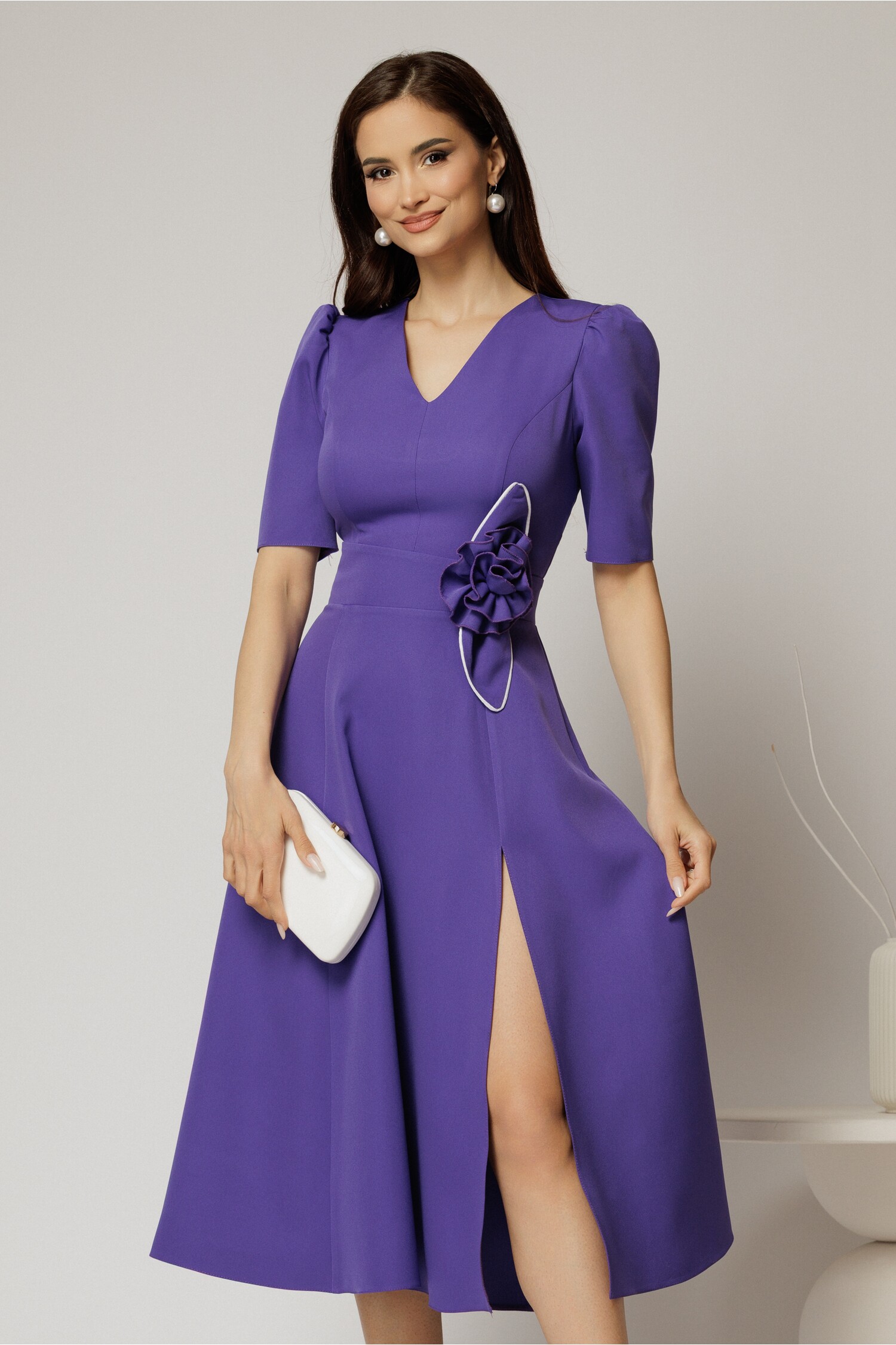 Rochie DY Fashion mov midi cu detaliu floral pe talie si decolteu in V