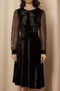Rochie Dy Fashion neagra clos din catifea cu funda si maneci din tull