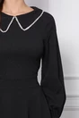 Rochie Dy Fashion neagra din crep cu guler accesorizat