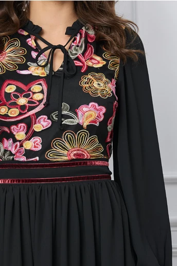 Rochie Dy Fashion neagra din voal cu broderie florala roz la bust