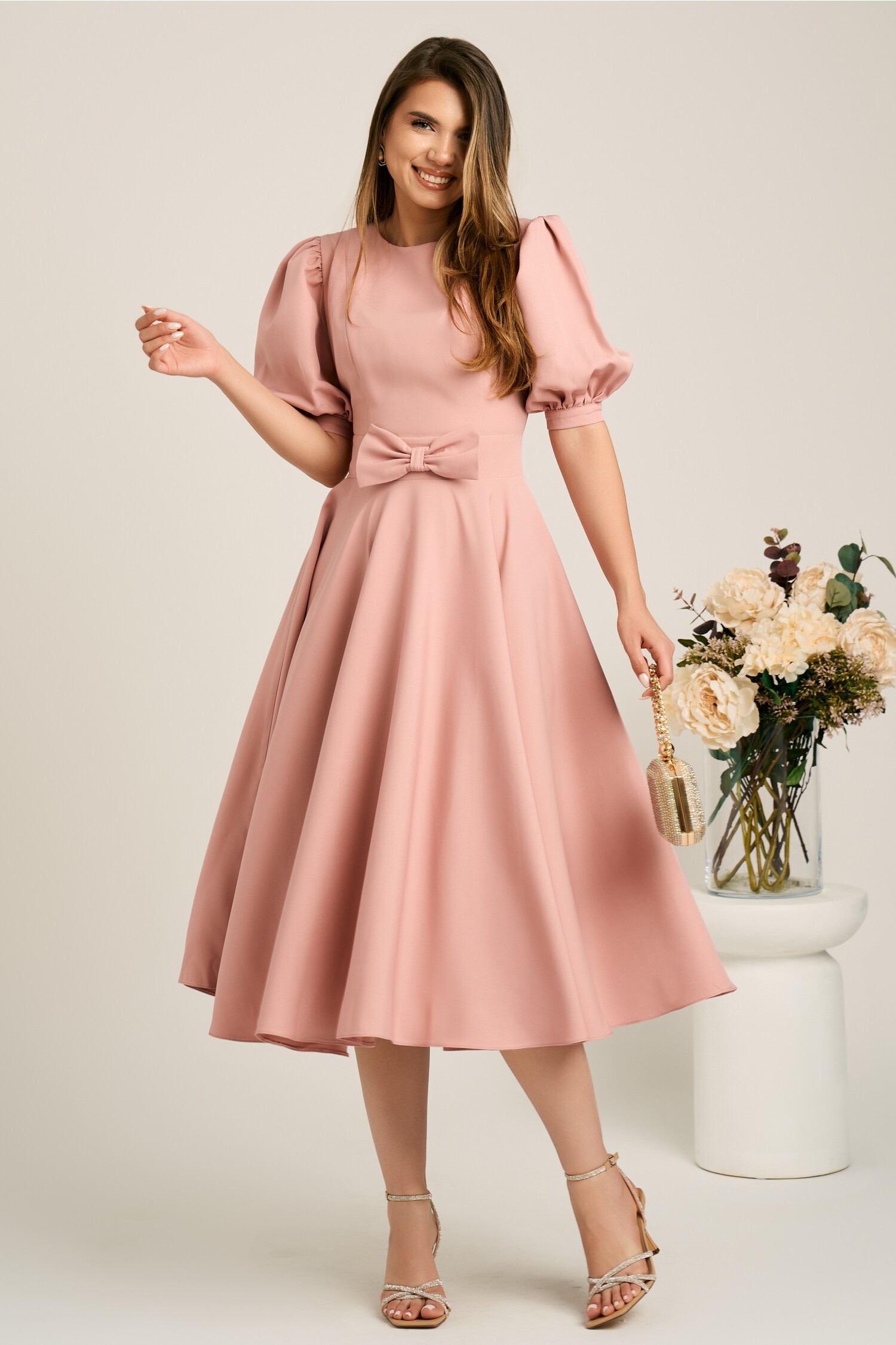 Rochie DY Fashion roz din stofa in clos cu funda in talie