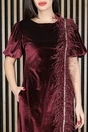 Rochie eleganta bordo din catifea cu pene