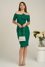 Rochie eleganta verde cu umeri goi si floare pe bust