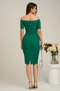 Rochie eleganta verde cu umeri goi si floare pe bust