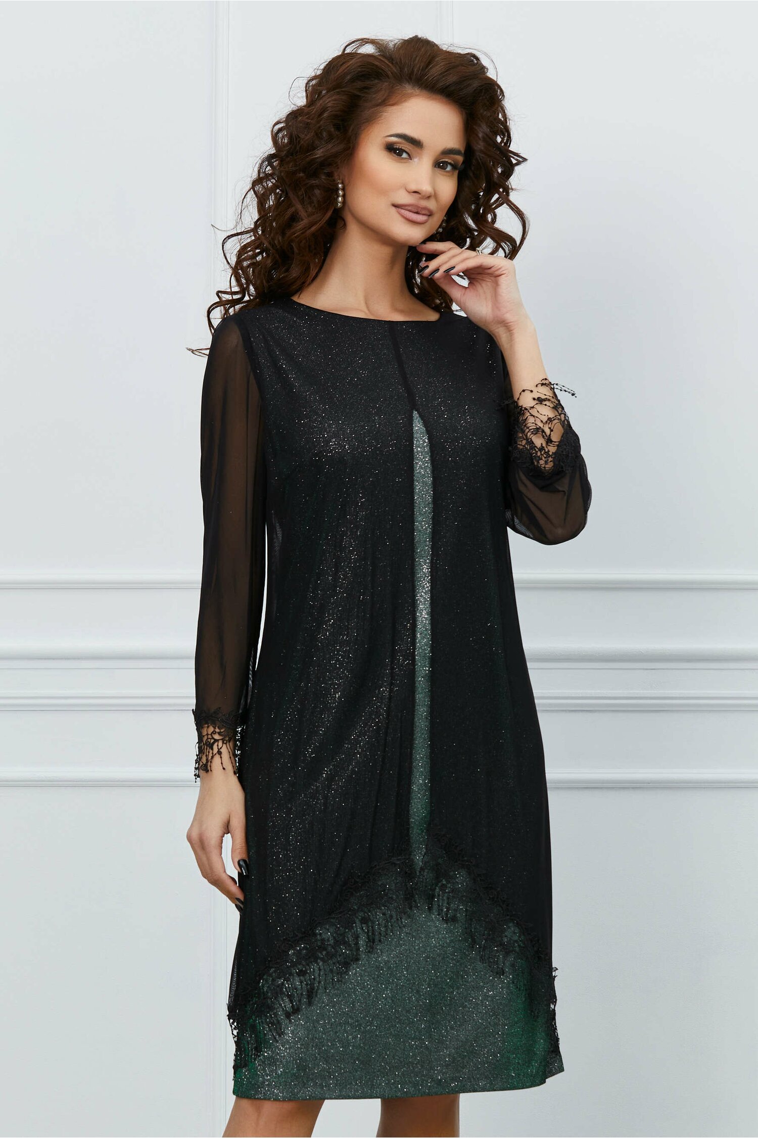Rochie Elena cu reflexii verzi si aplicatie din voal negru