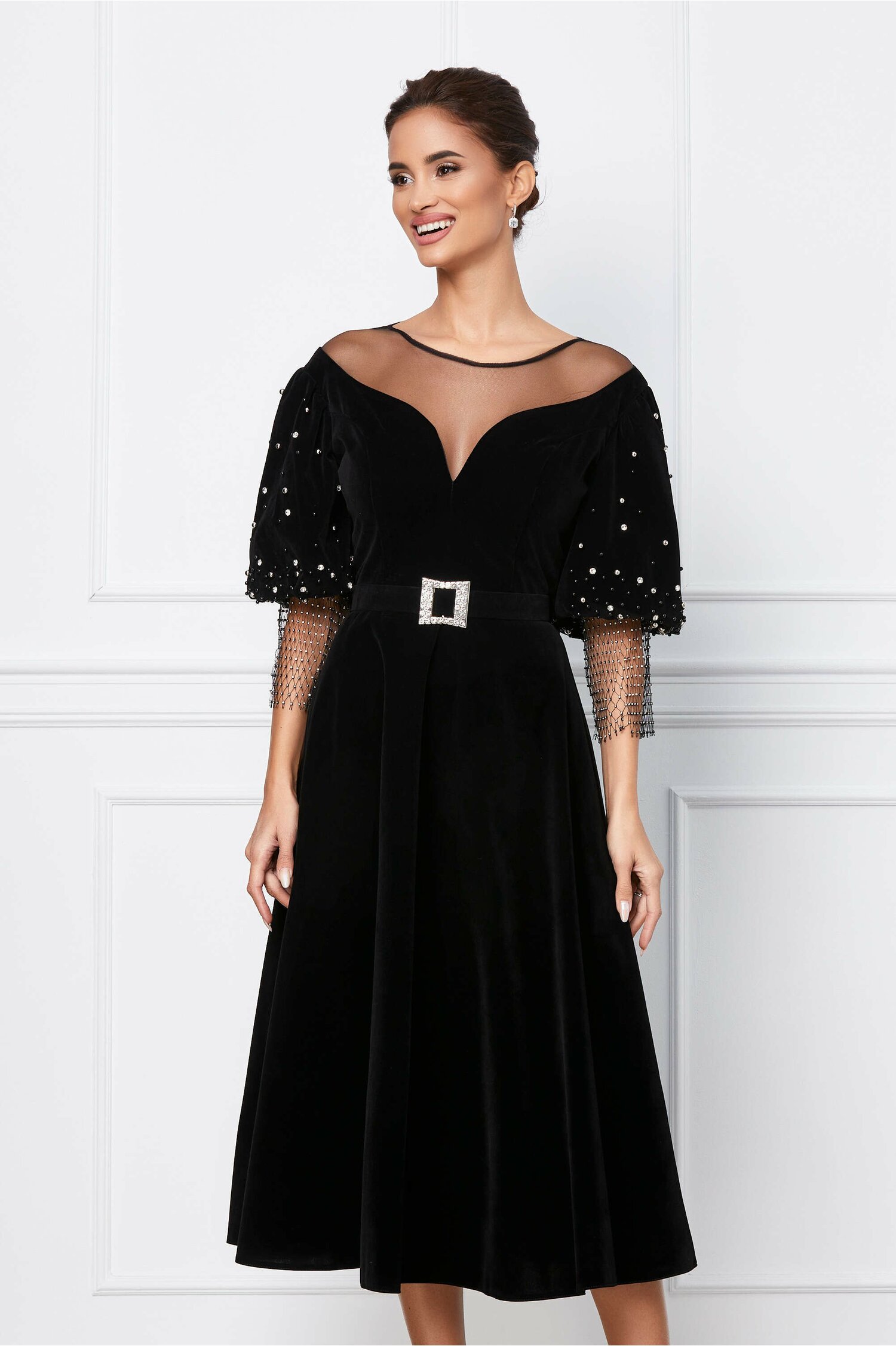 Rochie neagra din catifea cu maneci bufante si tulle la bust - Rochii-Dama.ro