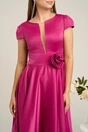 Rochie fucsia din satin cu trandafir in talie