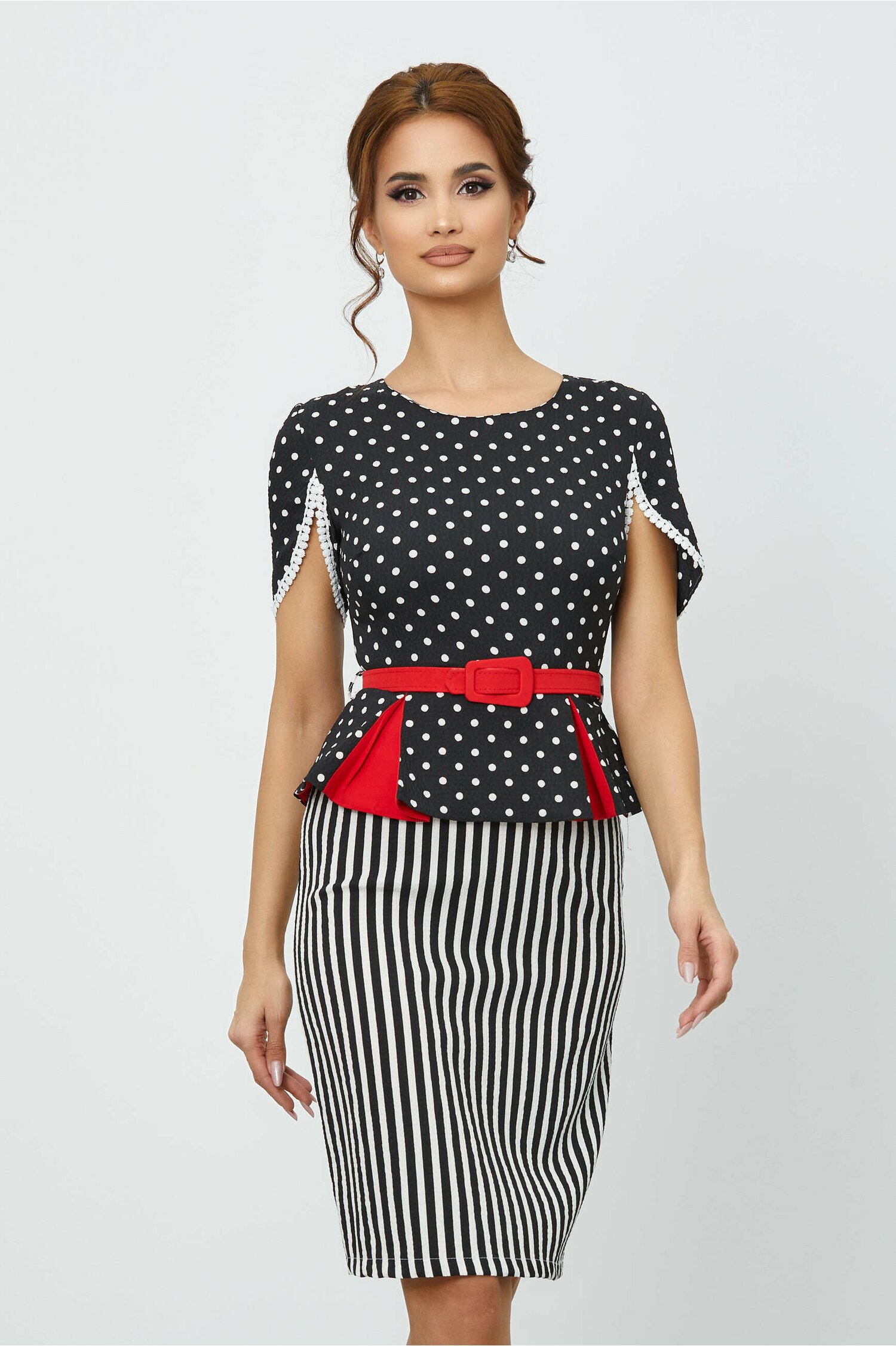 Rochie Hilaria neagra cu peplum maneci despicate si dungi