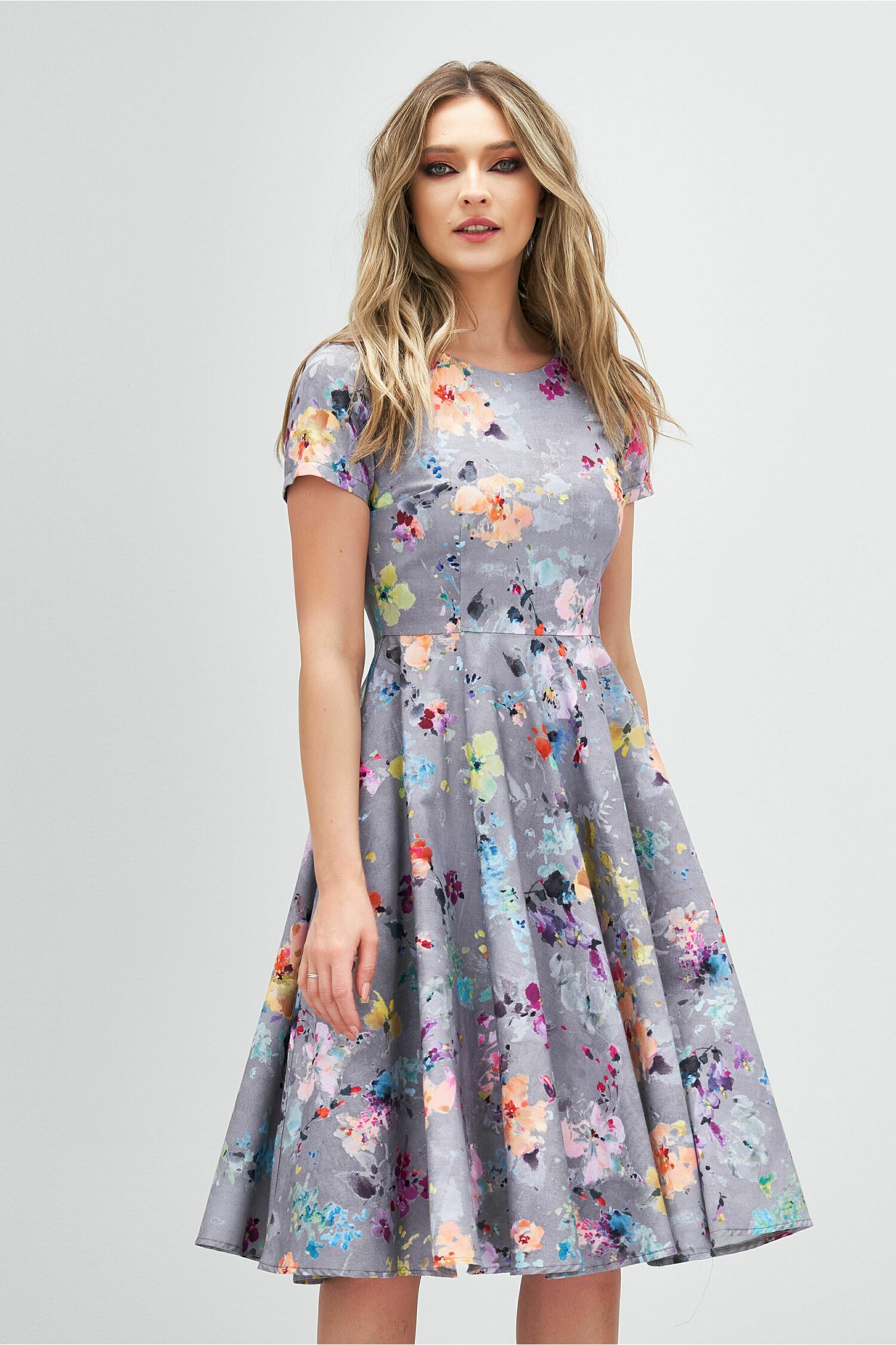 Rochie ilinca gri cu imprimeu floral colorat