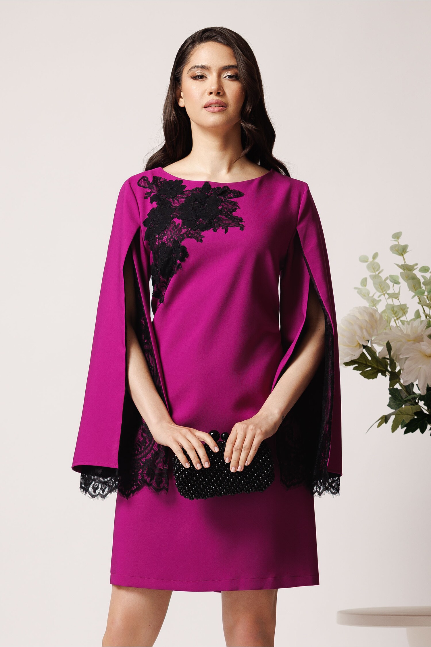 Rochie LaDonna eleganta din stofa magenta cu dantela chantilly la maneci si pe bust