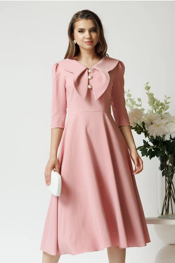 Rochie LaDonna roz clos de ocazie cu guler maxi si nasturi perluta