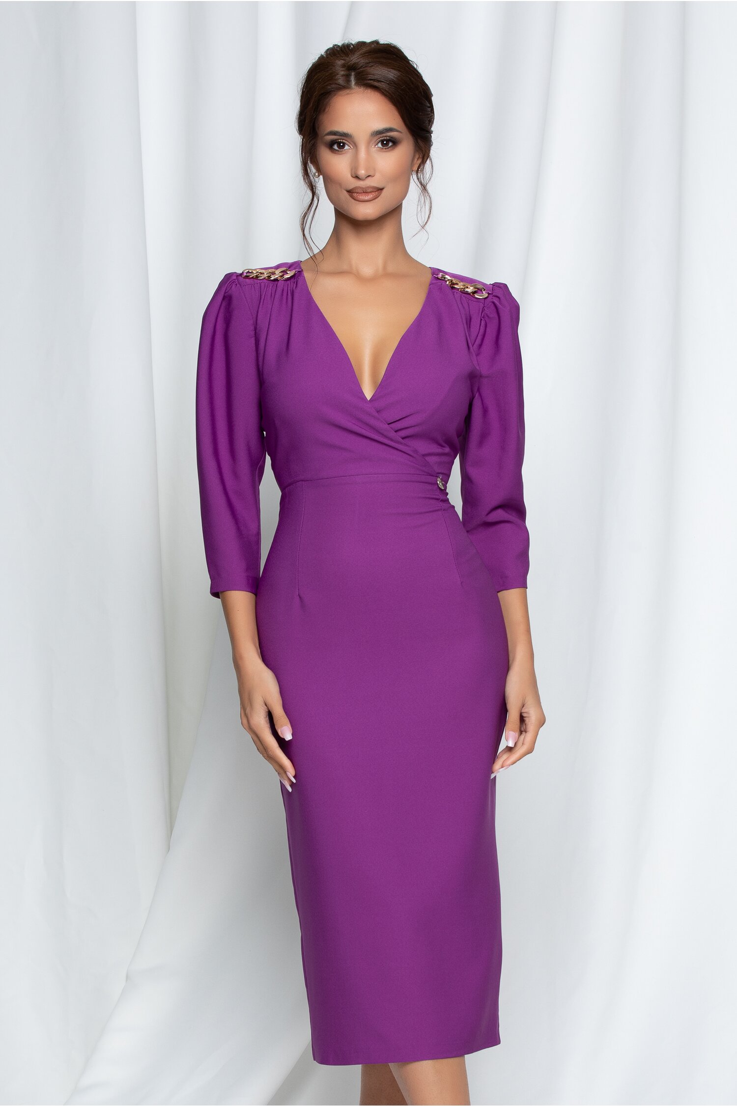 Rochie laura mov cu aplicatii la umeri