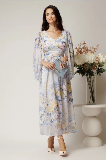 Rochie lunga alba din voal creponat in clos cu imprimeu bleu si maneci despicate