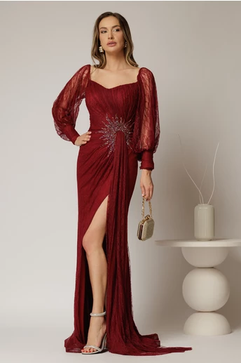 Rochie lunga bordo de seara din dantela cu strassuri pe talie si decolteu