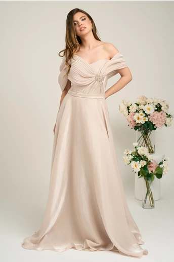 Rochie lunga de ocazie din organza bej cu umerii goi