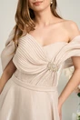 Rochie lunga de ocazie din organza bej cu umerii goi