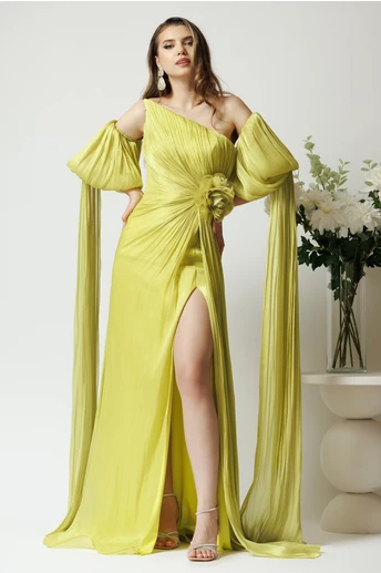 Rochie lunga de ocazie din voal verde lime cu maneci ample