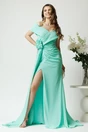 Rochie lunga din voal verde cu umeri goi si floare maxi in talie