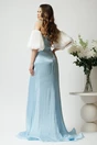 Rochie lunga eleganta din voal bleu cu alb si strasuri in talie