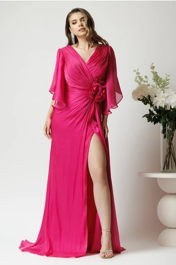 Rochie lunga eleganta din voal fucsia cu reflexii si floare maxi in talie