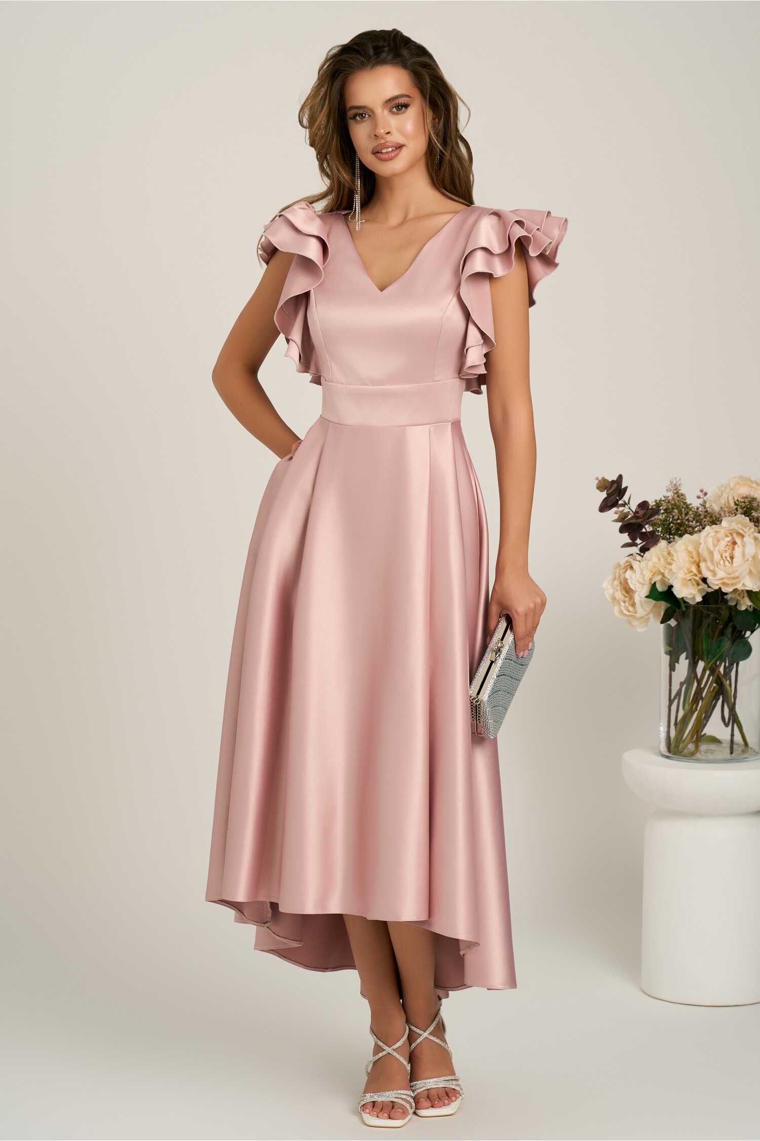 Rochie lunga roz din tafta subtire in clos cu volanase la bust- LaDonna