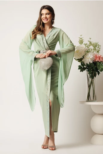 Rochie lunga verde mint din stofa petrecuta cu strasuri si maneci din voal